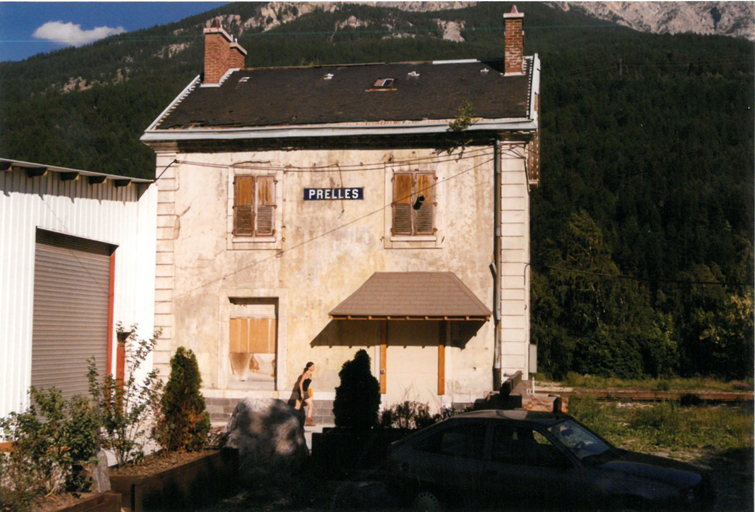 Bâtiment voyageurs, façade.