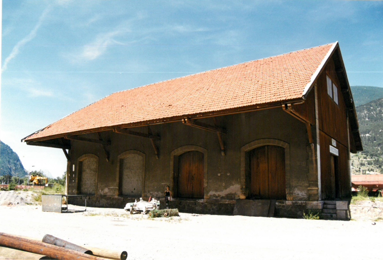 Bâtiment de frêt, gouttereau.