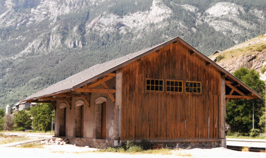 Bâtiment de fret.