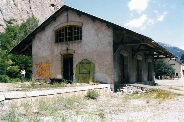 Bâtiment de fret.