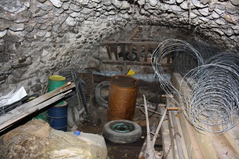 Etable voûtée en berceau dans une maison située dans le hameau de La Valette (1983 B3 291).