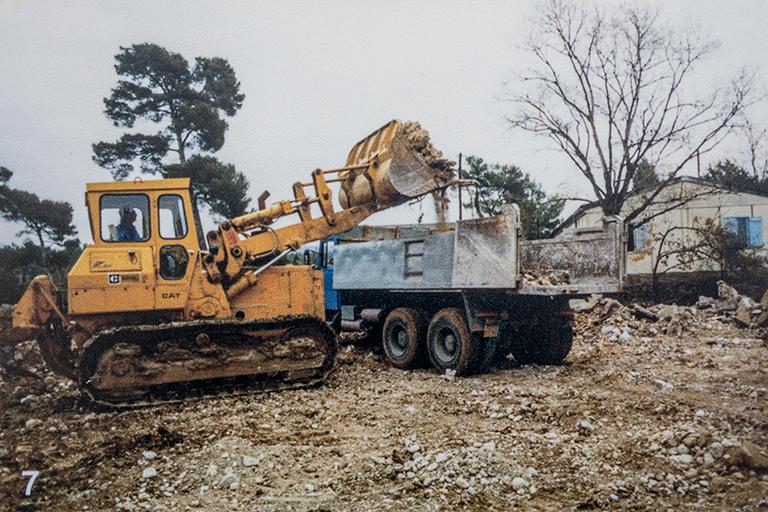 [Démolition du hameau de Mouans-Sartoux, 1986.]