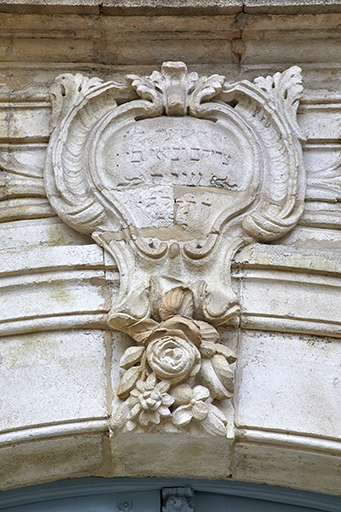 Porte d'entrée : cartouche.