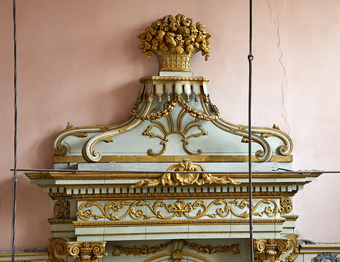 Détail du décor du couronnement (après restauration).