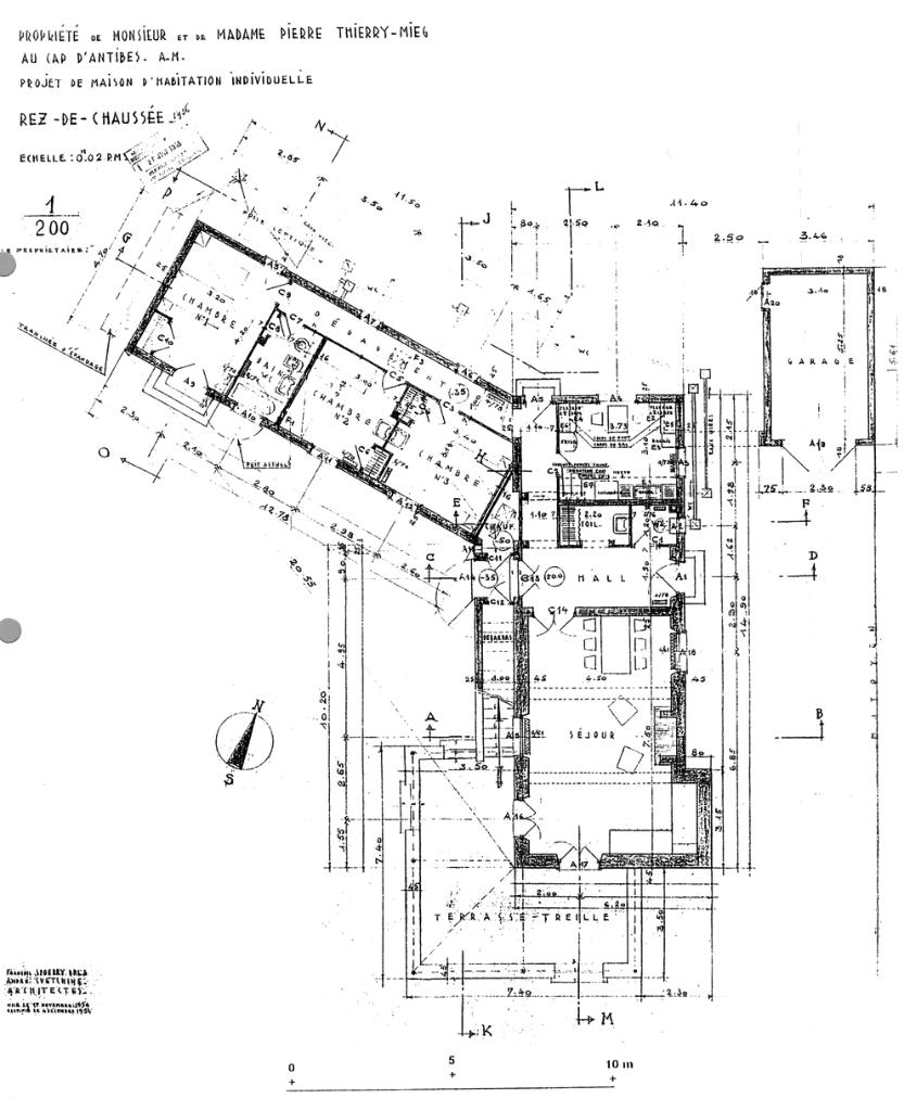 Propriété de Monsieur et Madame Thierry-Mieg au Cap d'Antibes. A-M. Projet de maison d'habitation individuelle. Rez-de-chaussée. 1954.