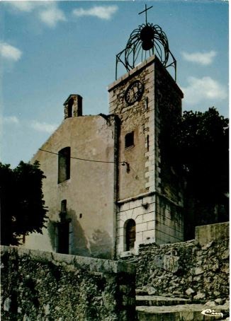 [Vue d’ensemble de la façade principale de la chapelle des Pénitents, autrefois le château].