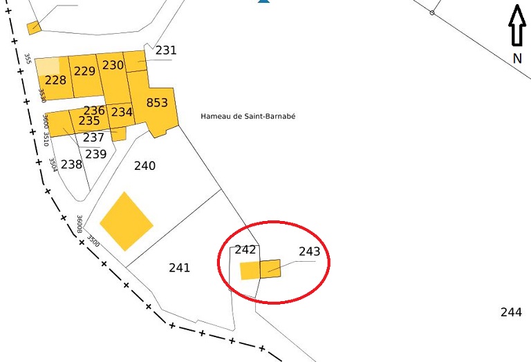 Plan de masse et de situation d'après le cadastre de 2022, section E, parcelles 242 et 243.