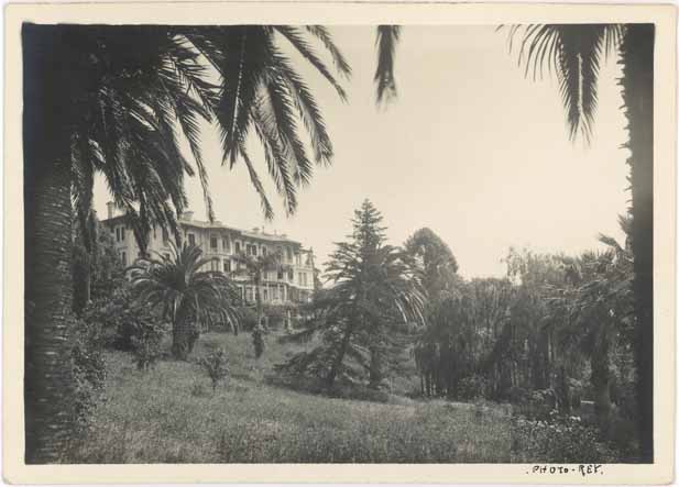 [Jardin de la villa Champfleuri à Cannes.] après 1928.