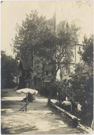 [La villa Normande. Vue rapprochée de volume.] vers 1910.