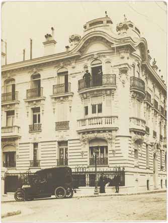 [Immeuble Villa l'Armitelle à Cannes. Vue prise du sud-est avant surélévation.] [vers 1914].