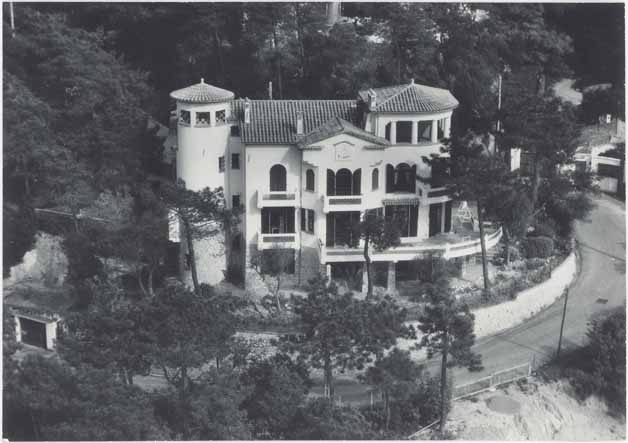 [Villa Beau Geste à Cannes. Vue aérienne de la façade.] 1963 ?