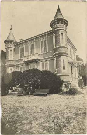 [Villa Marie-Henriette à Cannes. Vue prise du sud dans son état d'origine].