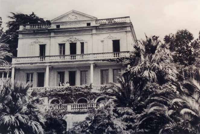 [Façade ouest de la villa Excelsior] 1928.
