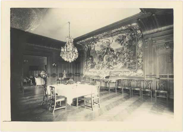 [Villa Les Mimosas à Cannes. Vue de la salle à manger au rez-de-chaussée prise vers l'ouest.], entre 1911 et 1936.