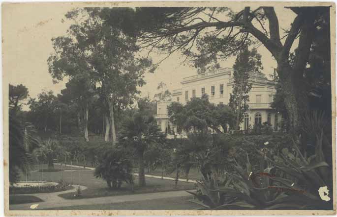 [Château Saint-Georges à Cannes. Façade et jardin.]