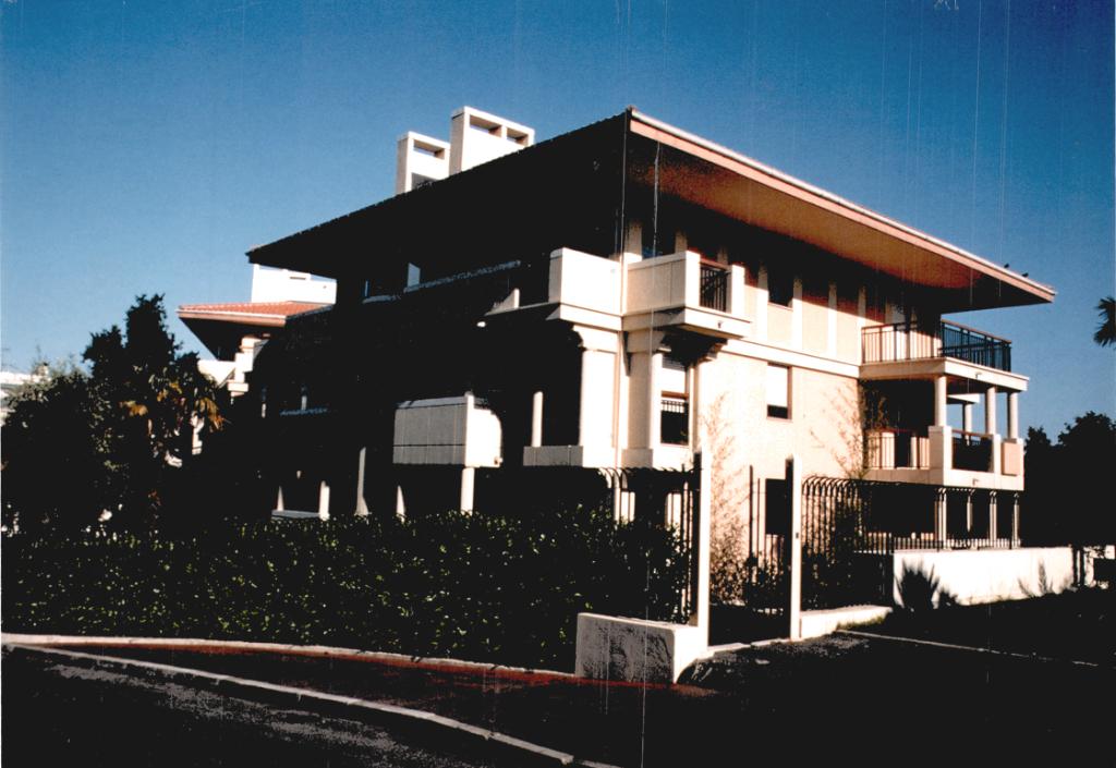 Vue d'ensemble d'un immeuble.