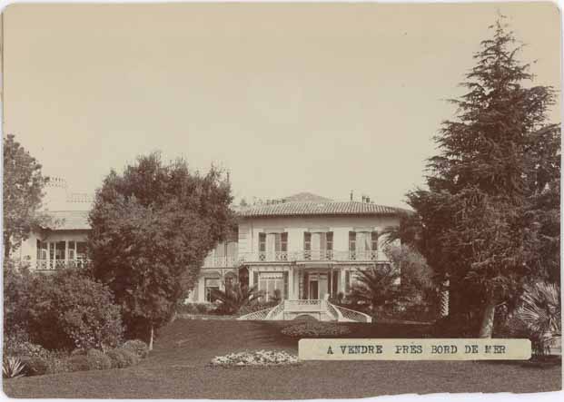 [Château de Font de Veyre à Cannes. Vue d'ensemble prise du sud.] Vers 1946.