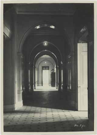 [Château Scott à Cannes. Le couloir principal.], [début du 20e siècle].