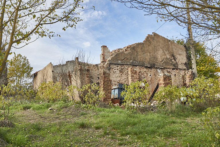 La bergerie ruinée ; vue depuis l'est (état en 2022).