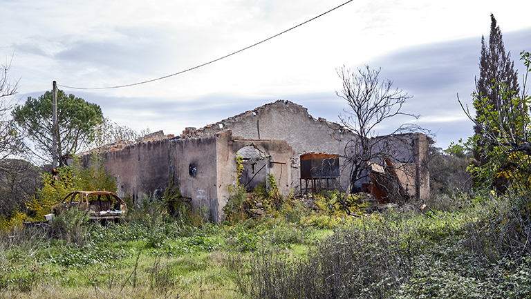 La bergerie ruinée ; vue depuis le nord-ouest (état en 2022).
