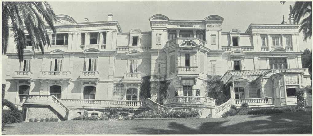 [Vue d'ensemble de façade sud de la villa Kazbeck.], vers 1950 ?