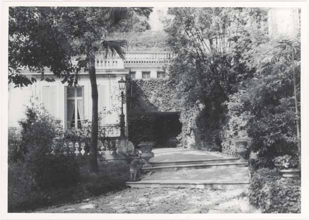[Villa Alabama. Façade sud. Accès à la terrasse depuis le sud-est], vers 1930.