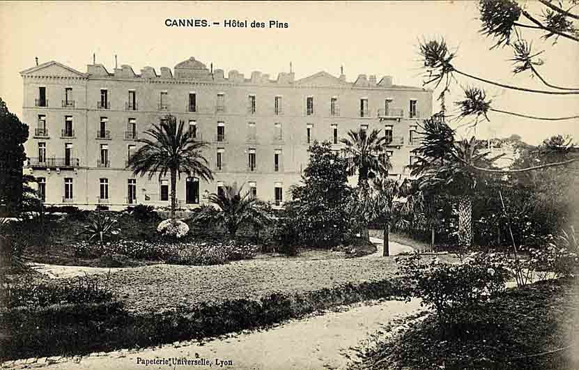 Cannes - Hôtel des Pins. [Façade sud sur le jardin.], [vers 1920].