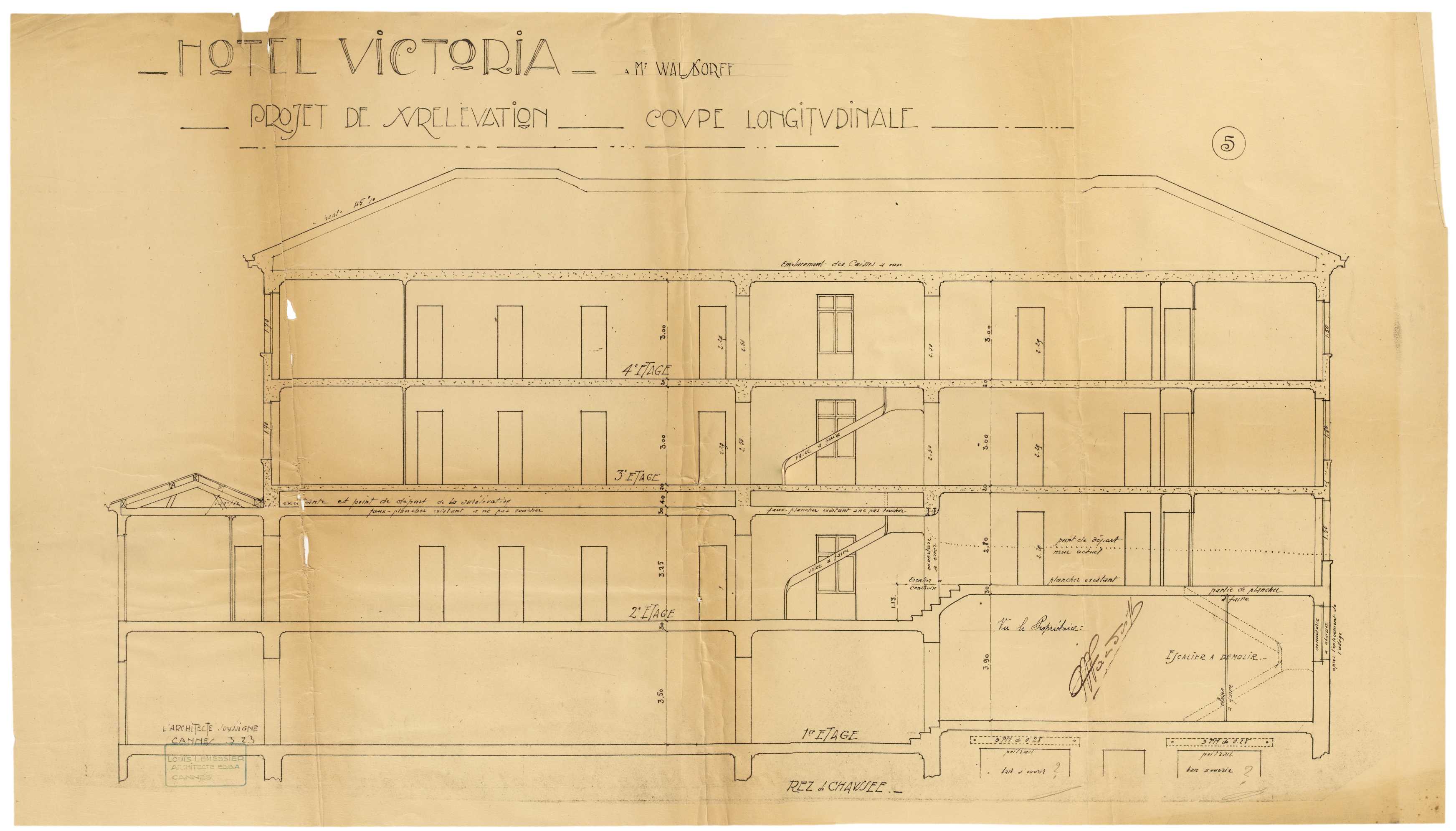 Hôtel Victoria à Mr Waldorff. Projet de surélévation. Coupe longitudinale, mars 1923.