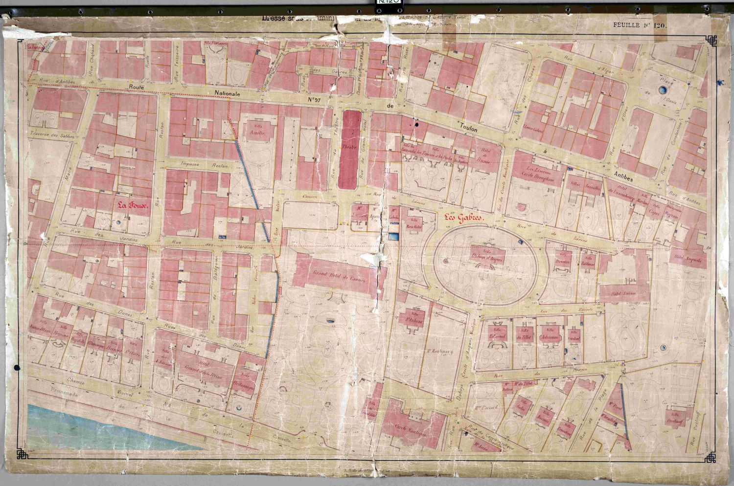 Ville de Cannes. Plan général régulateur parcellaire. Quartier des Gabres. Feuille 120, 1884. Plan masse du Grand Hôtel et de la villa d'origine, tracé du jardin. ; Ville de Cannes. Plan général régulateur parcellaire. Quartier des Gabres. Feuille 120, 1884. Les deux villas figurées en 1864 sont devenues hôtel Gonnet et de la Reine.