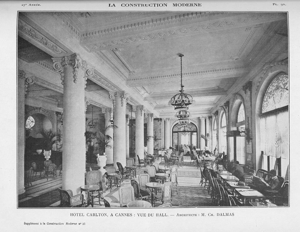 Hôtel Carlton, à Cannes : Vue du hall. - Architecte : M. Ch. Dalmas, 1912.