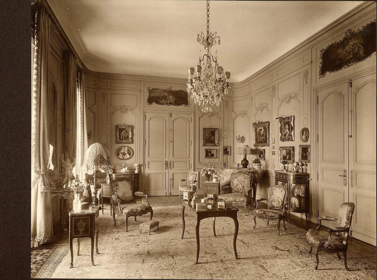 [Château de la Croix des Gardes à Cannes. Un salon.], [années 1940 ?].