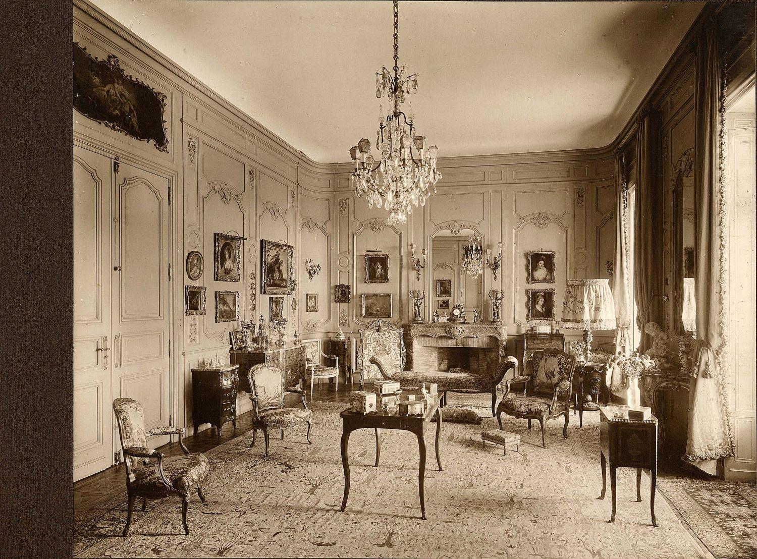 [Château de la Croix des Gardes à Cannes. Un salon.], [années 1940 ?].