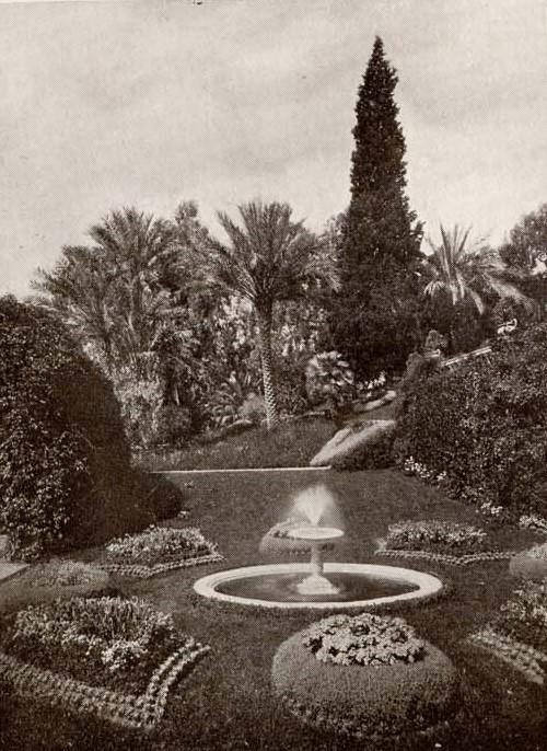 [Jardin de la villa Eléonore-Louis à Cannes. Le jardin de Milady et son parterre circulaire.], [1947 ?].