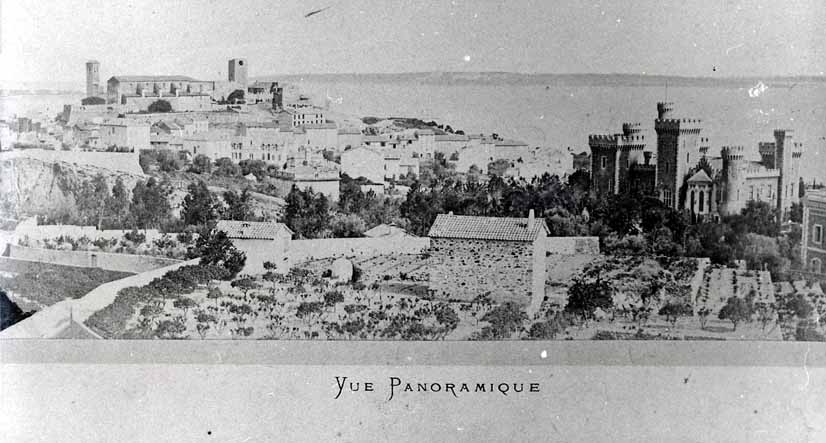 Vue panoramique. [Cannes depuis le quartier de Pierrelongue, avec vue sur l'arrière du Château des Tours.], [vers 1870].