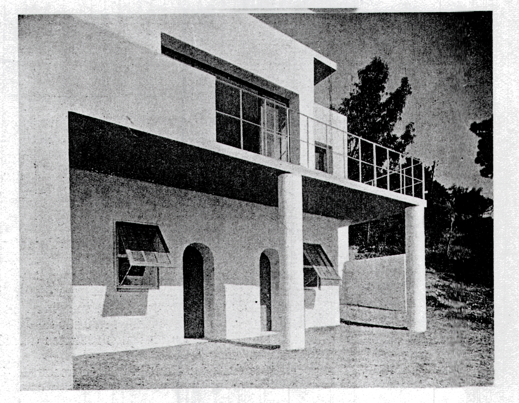 Villa Lahy au Lavandou. Façade principale, 1926. Vue au niveau de l'étage de soubassement.