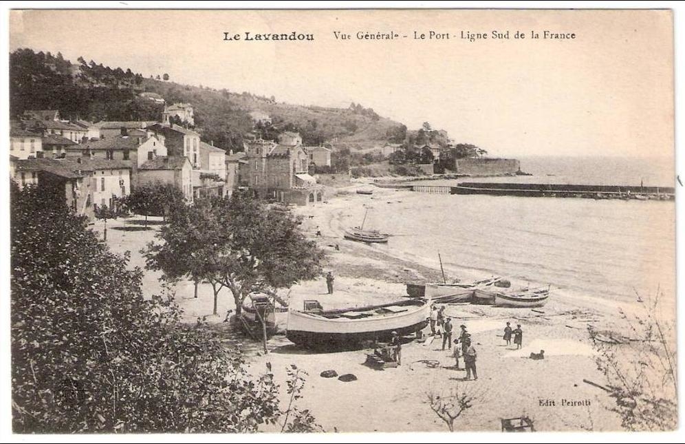 Le Lavandou. Vue générale. Le Port - Ligne sud de la France, [1er quart du 20e siècle]. ; Le Lavandou. Vue générale. Le Port - Ligne sud de la France, [1er quart du 20e siècle]. La villa Le Château dans son état d'origine, vue éloignée prise de l'ouest.