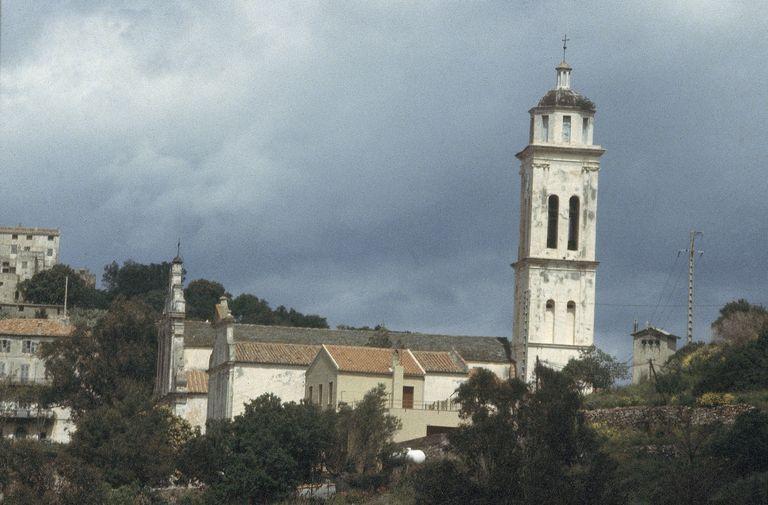 Vue d'ensemble de trois quarts droit.