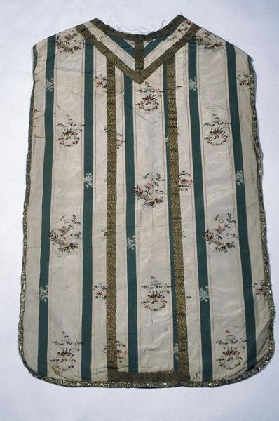 Chasuble, étole (ornement blanc)