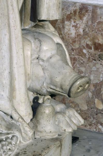 Détail : porc et clochette.