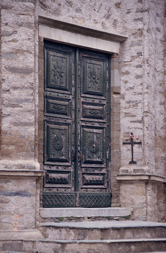 Porte principale.