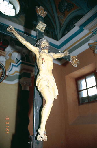 Statue (demi-nature) : Christ en croix