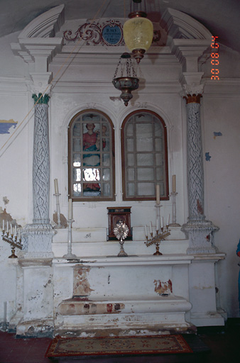 Autel, retable, 2 gradins, tabernacle (maître-autel dédié à saint Roch)