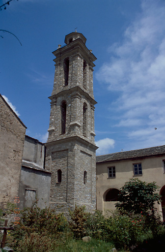 Eglise : tour clocher.