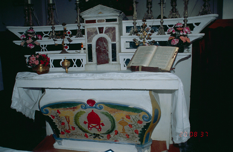 Autel, 3 gradins, tabernacle (maître-autel)