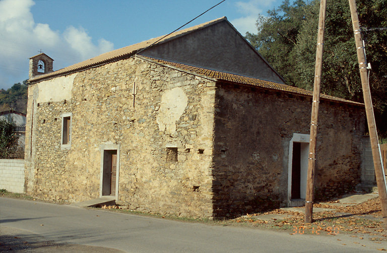 Vue d'ensemble de trois quarts.