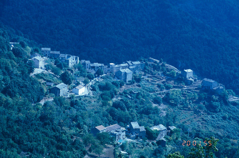 Vue des écarts depuis le sud-est.