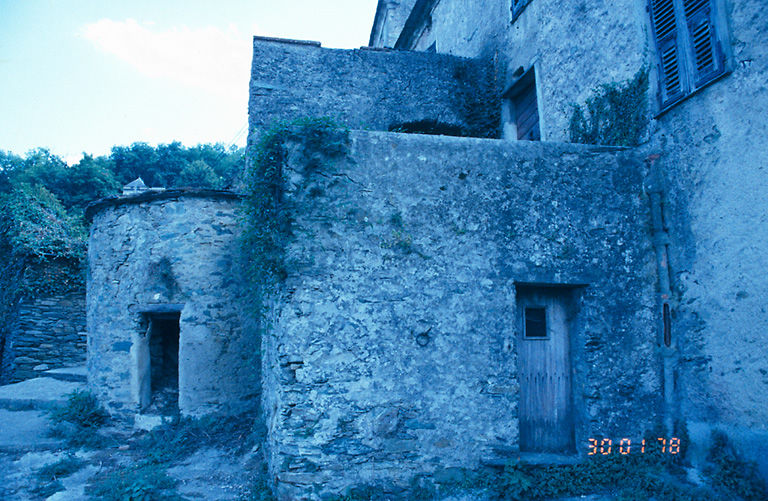 Remise, four à pain