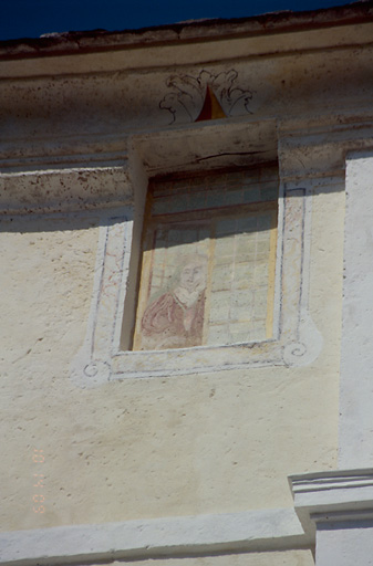 Décor peint ornant l'élévation antérieure.