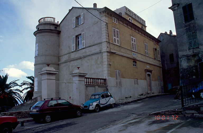Elévation sur rue.