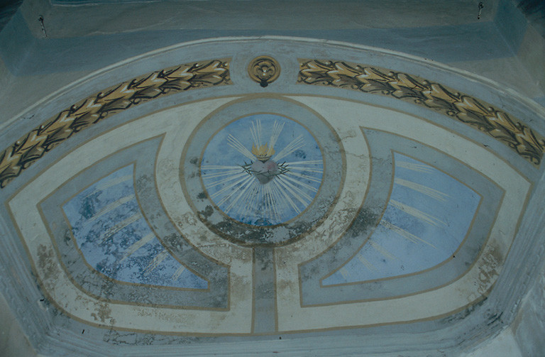 Peinture monumentale ornant la voûte de la chapelle du Sacré-Coeur.